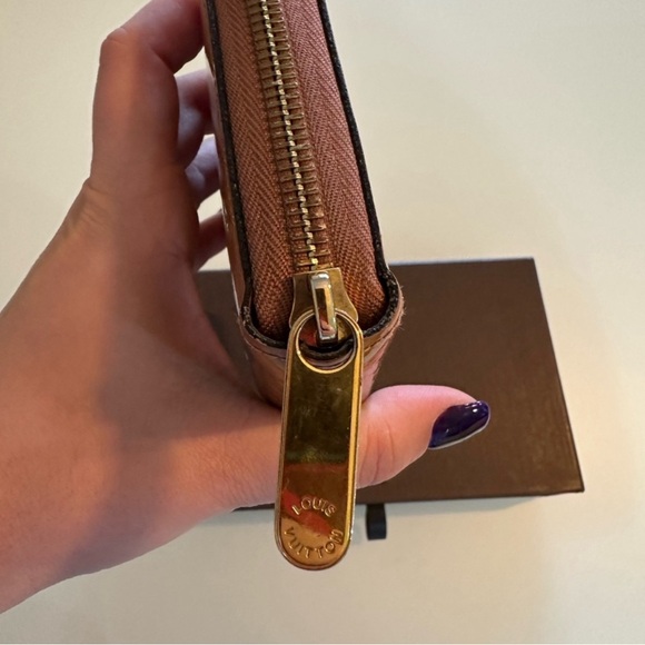 Louis Vuitton Vernis Zippy Wallet - Picture 3 of 13
